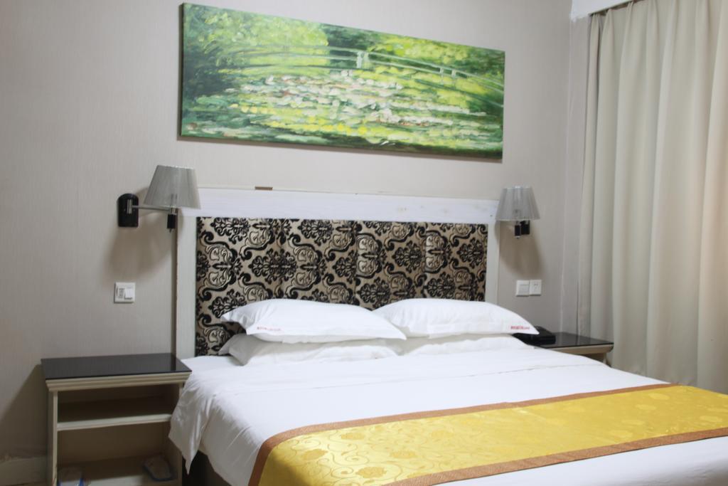 Super 8 Hotel Beijing Shijingshan Jiujiuyuan Room photo